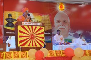 Pujya Shivanubhava Charamurthy Shri Shivarudra Mahaswamiji giving Inspirations and blessings