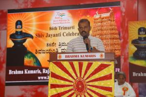 Shri Vasanth SH giving good wishes
